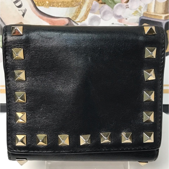 Valentino Garavani Handbags - Valentino Garavani Rockstud Leather Trifold Wallet 😍🖤🔥